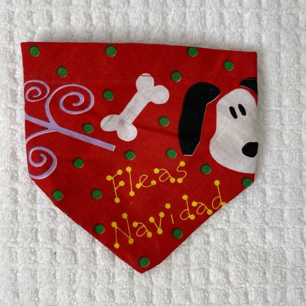 Festive Red Dog Bandana Velcro 10”